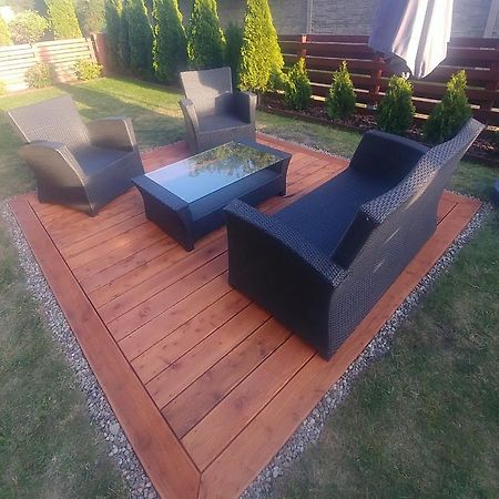 Apartament Jantar Z Ogrodem Kolobřeh Exteriér fotografie