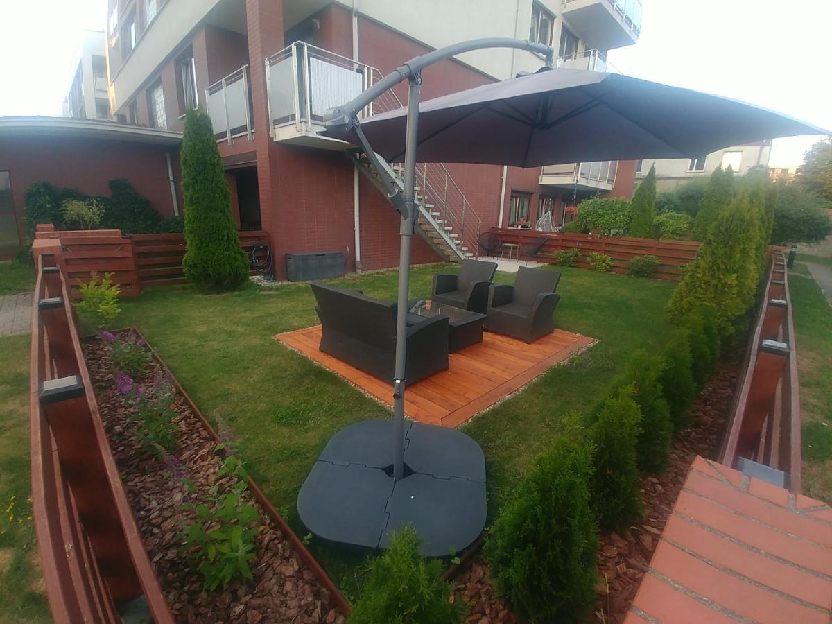 Apartament Jantar Z Ogrodem Kolobřeh Exteriér fotografie